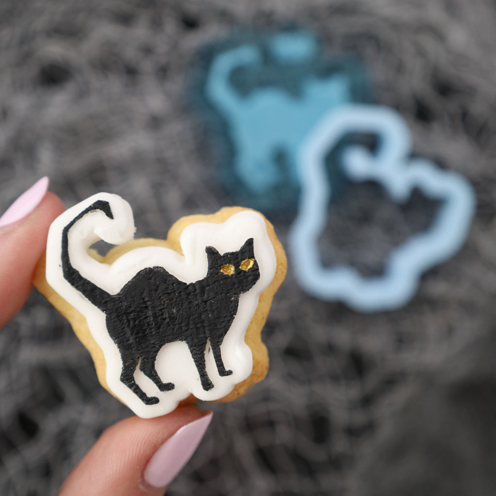 Halloween OUTboss Mini STAMP N CUT - Black Cat