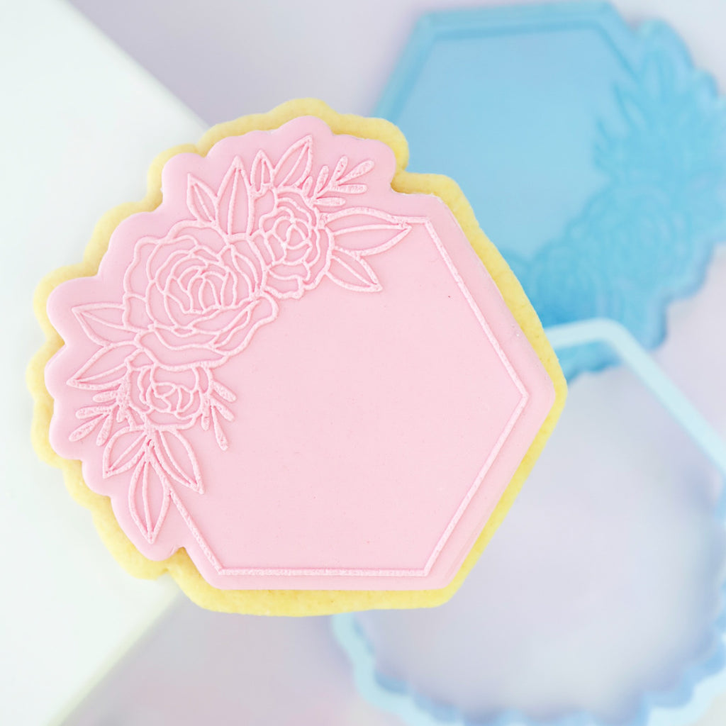 OUTBOSS STAMP N CUT - Floral Hexagon Frame